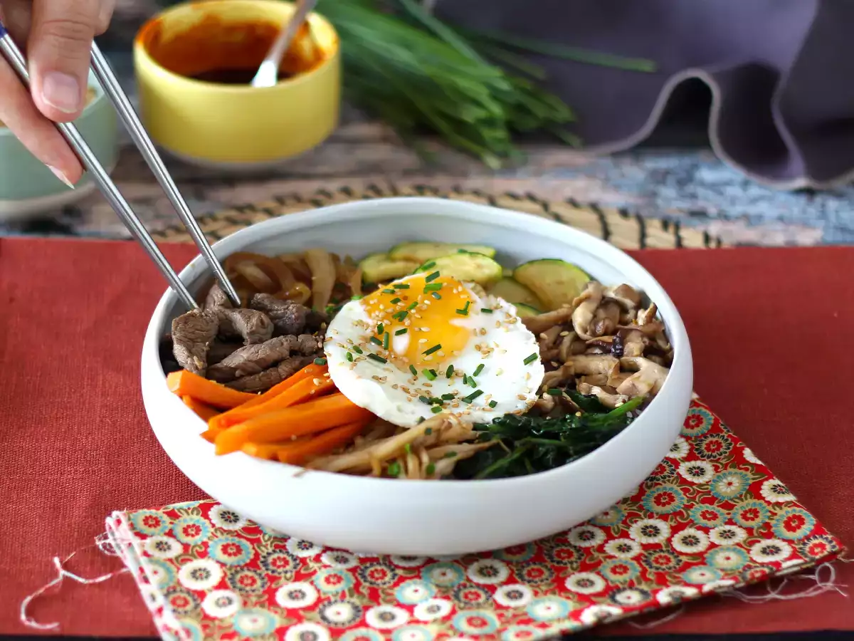 Bibimbap, tradiční korejské jídlo - foto 2