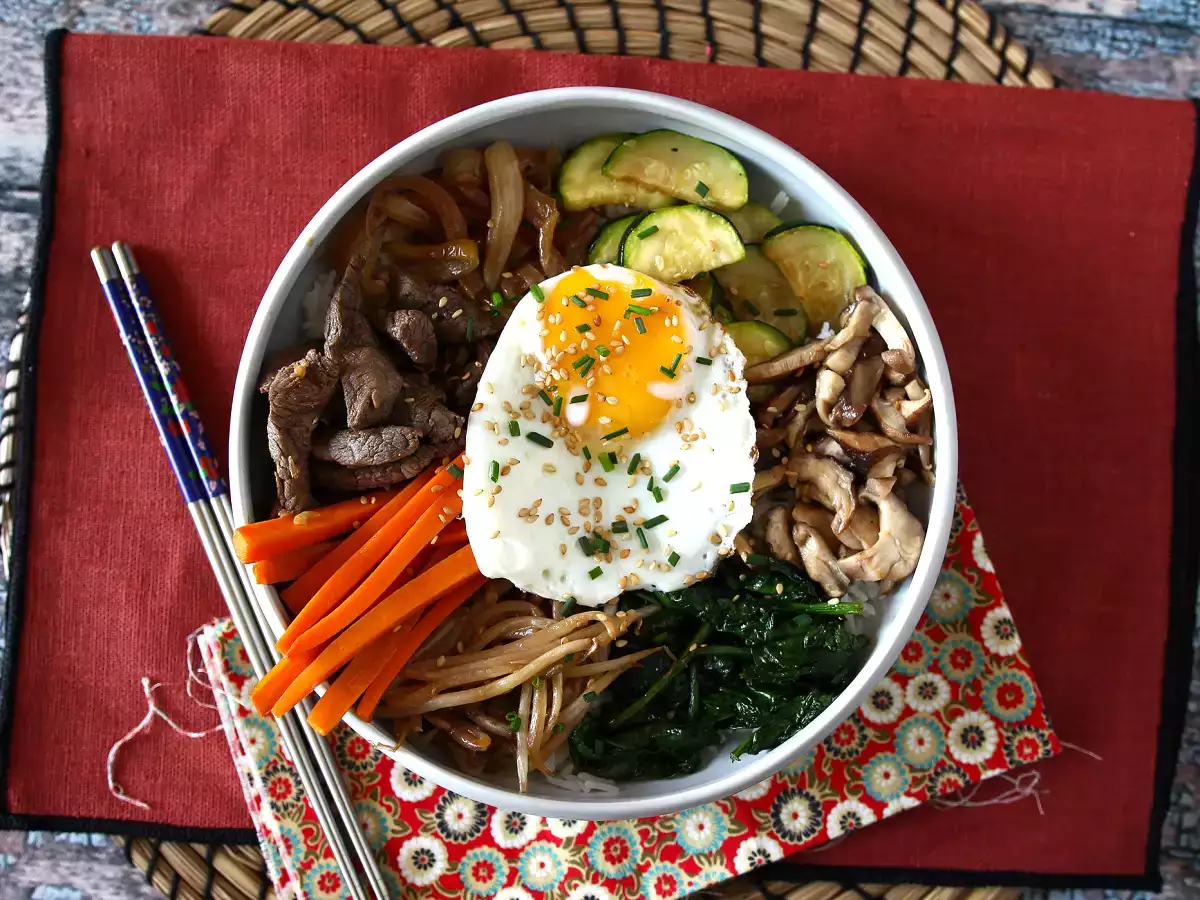 Bibimbap, tradiční korejské jídlo - foto 4