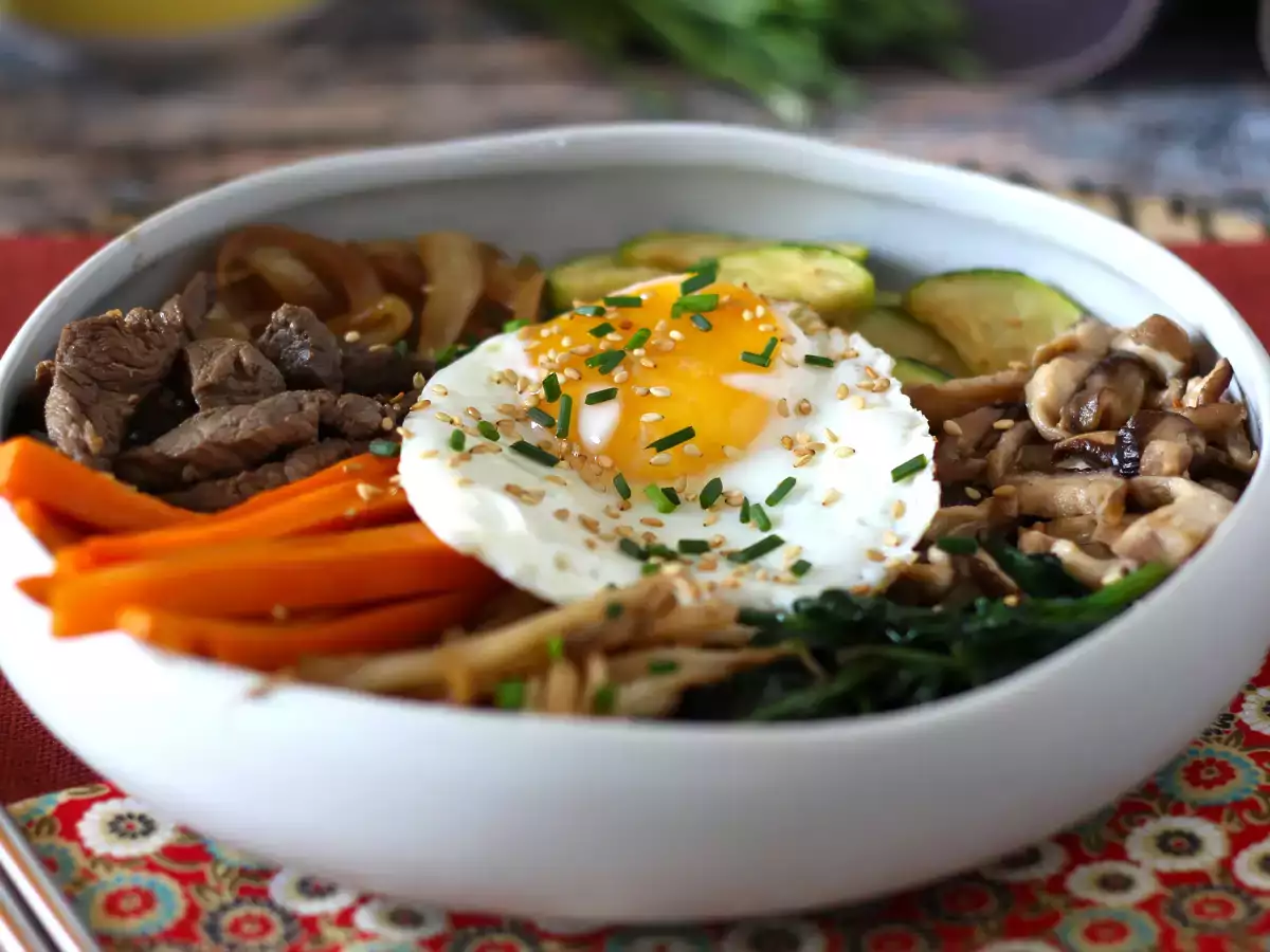Bibimbap, tradiční korejské jídlo - foto 7