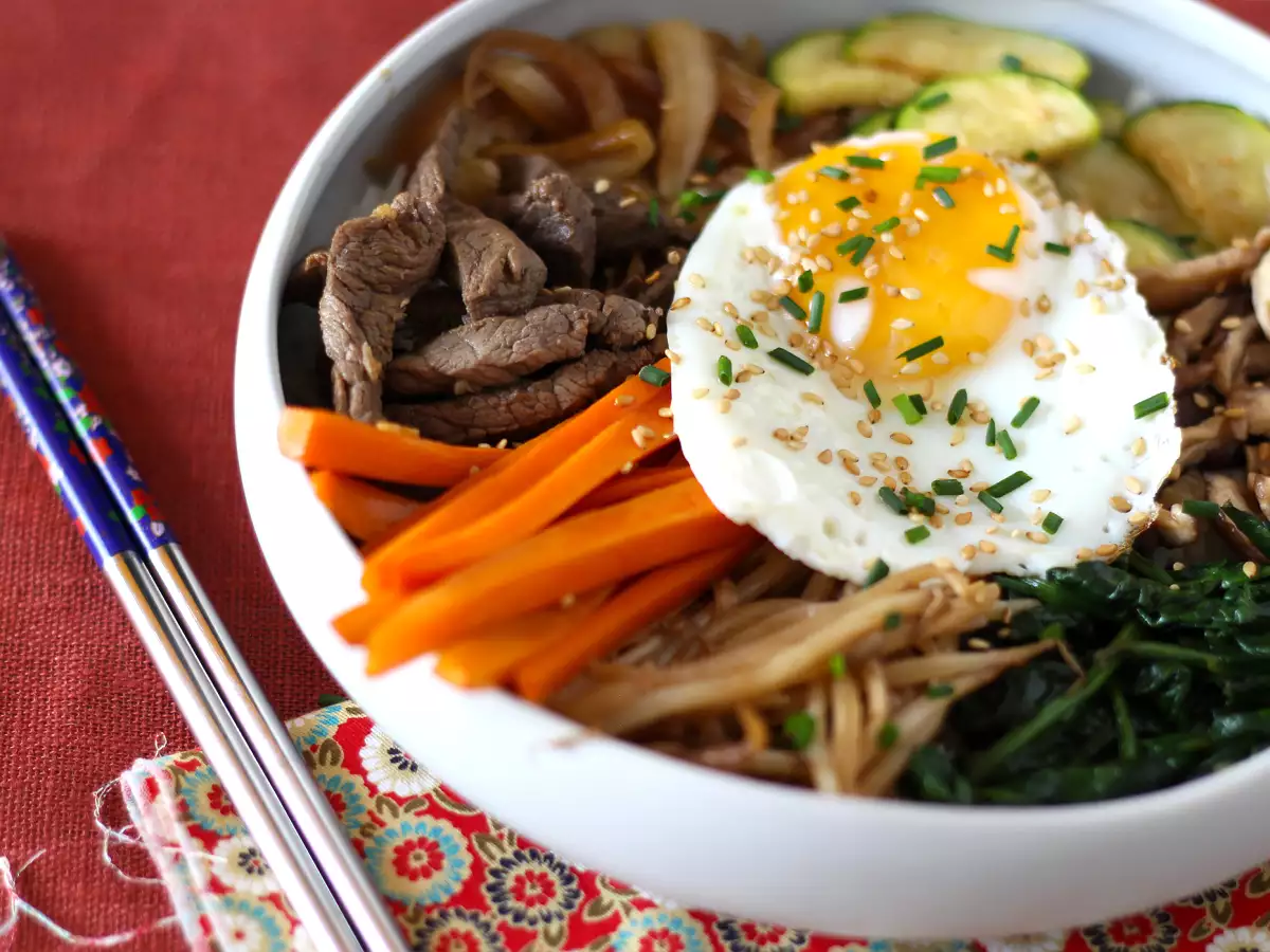 Bibimbap, tradiční korejské jídlo - foto 8