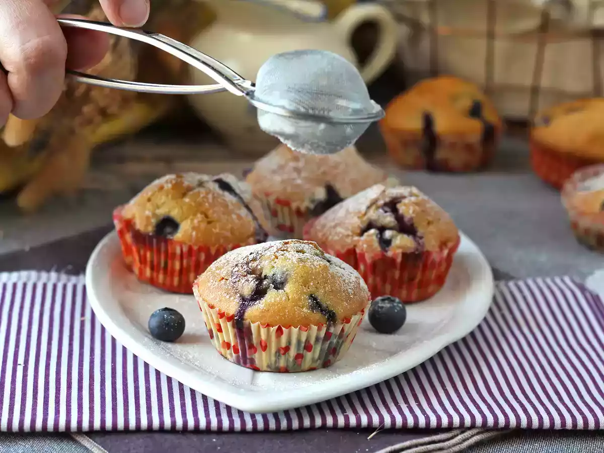 Borůvkové muffiny, mini verze pyrenejského koláče! - foto 10