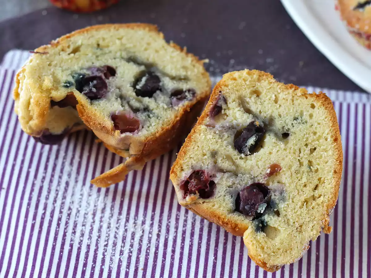Borůvkové muffiny, mini verze pyrenejského koláče! - foto 12