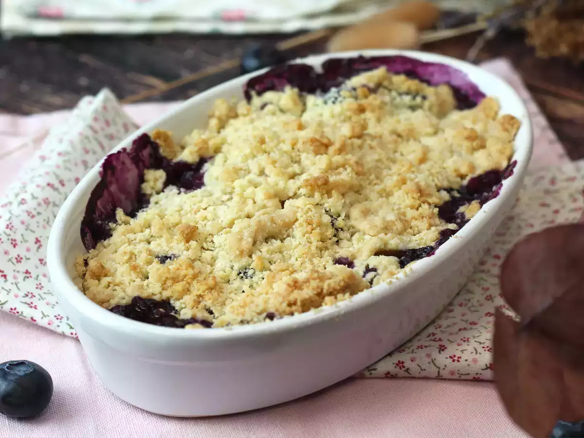 Borůvkový mandlový crumble: zlatavý na povrchu, šťavnatý uvnitř - foto 4