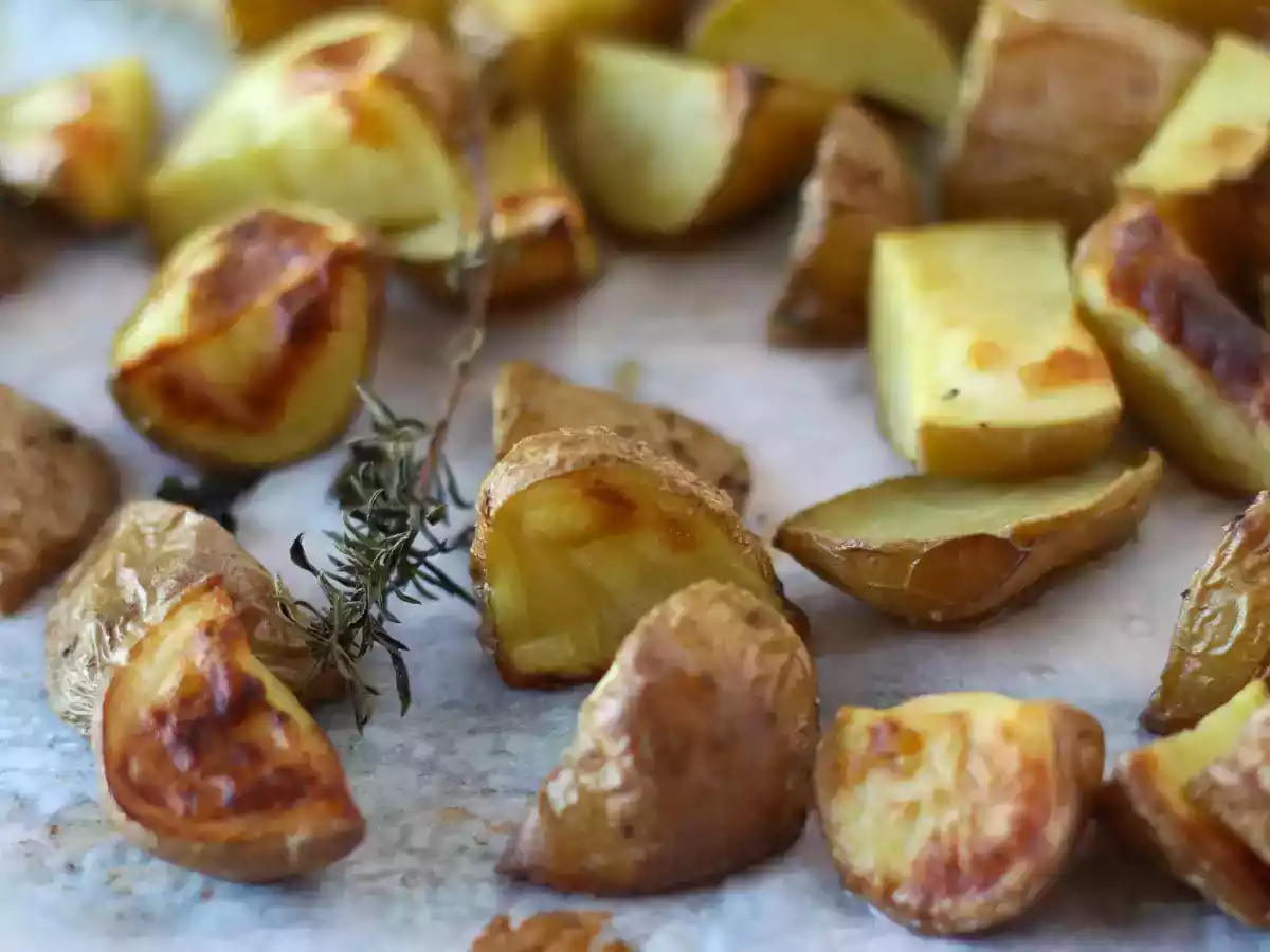 Brambory pečené v troubě, klasický a snadný recept - foto 2