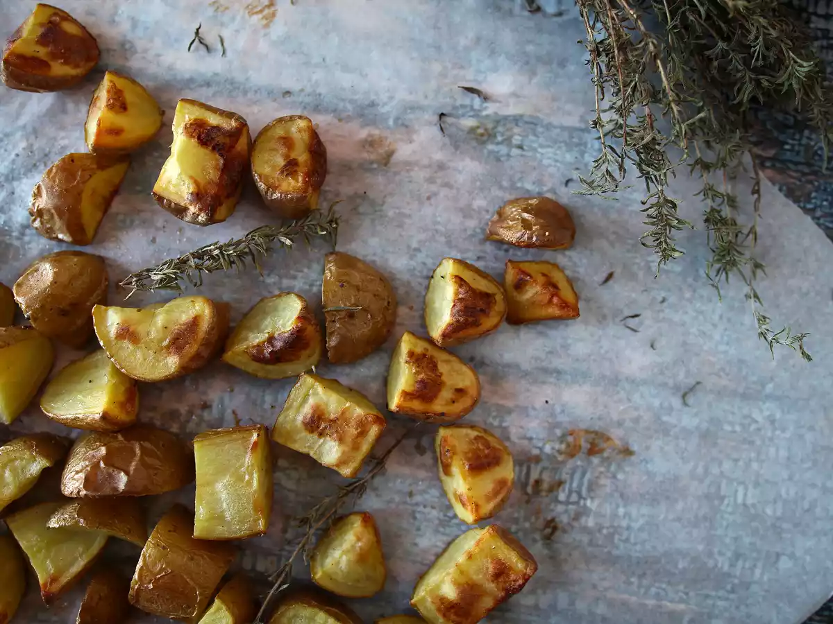 Brambory pečené v troubě, klasický a snadný recept - foto 4