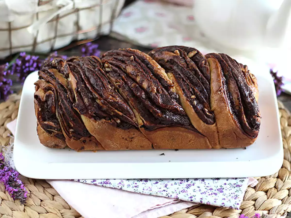 Brioška babka s čokoládou a lískovými oříšky - foto 4