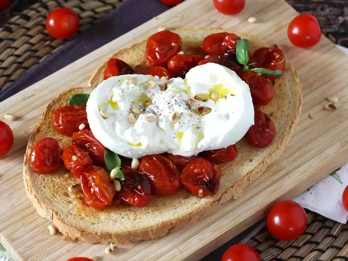 Bruschetta s pečenými rajčaty a burratou - foto 3