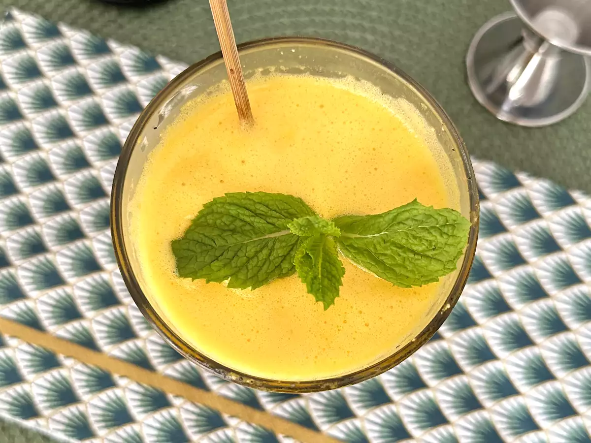 Caipirinha de maracujá batida: Krémovější a osvěžující verze brazilské klasiky. - foto 2