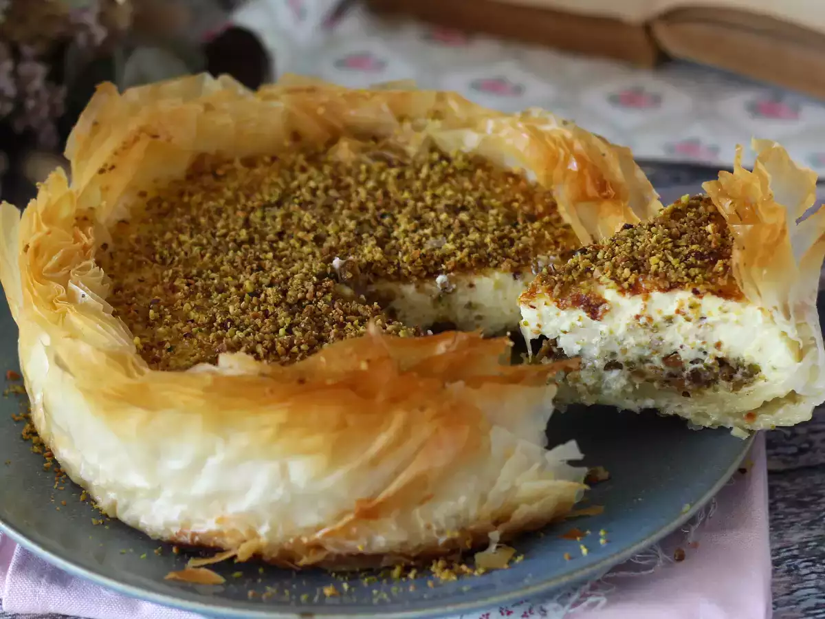 Cheesecake s pistáciovou baklavou – křupavý a lahodně jemný - foto 3