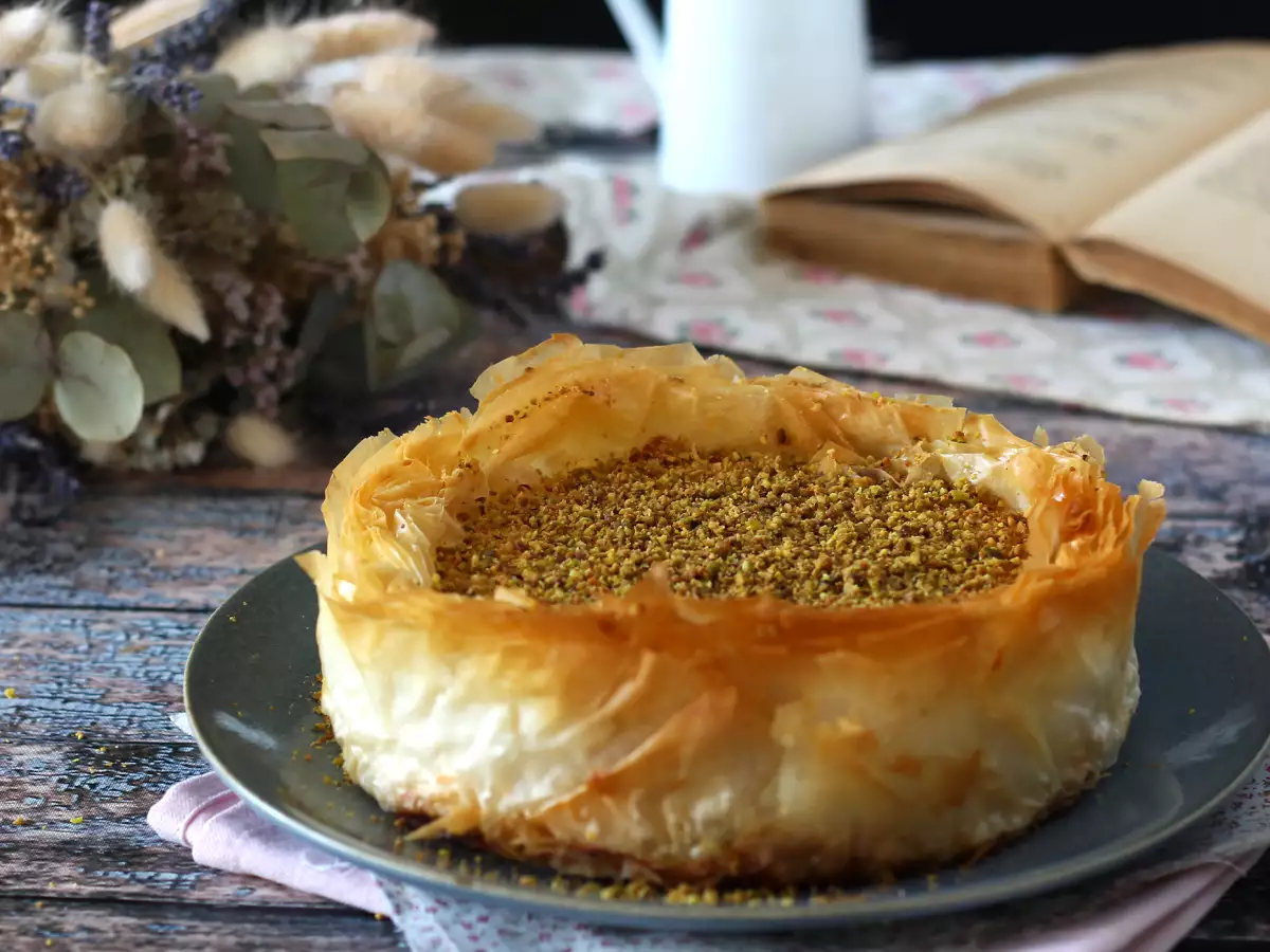 Cheesecake s pistáciovou baklavou – křupavý a lahodně jemný - foto 5