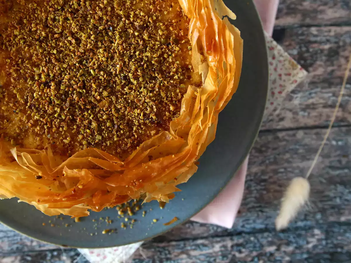 Cheesecake s pistáciovou baklavou – křupavý a lahodně jemný - foto 7
