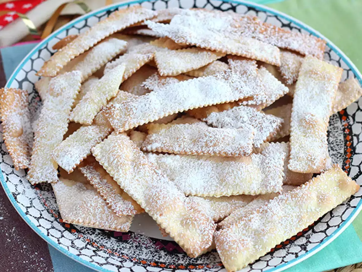 Chiacchiere di carnevale - italské pečené bugnes - foto 4