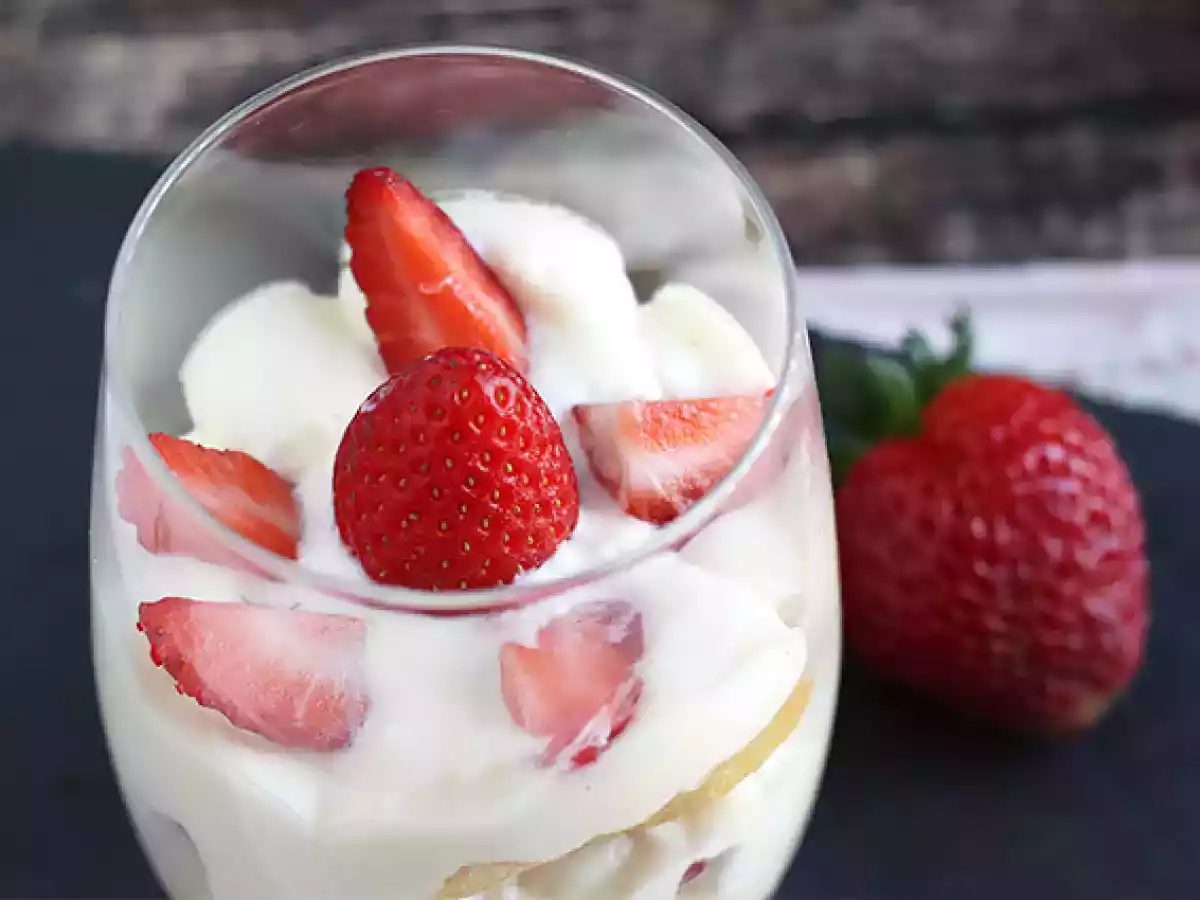 Chlazené jahodové tiramisu v pohárech - foto 3