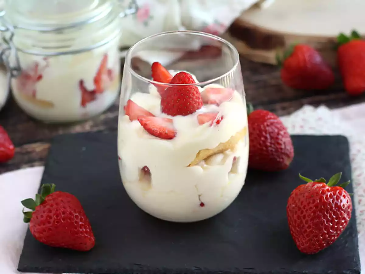 Chlazené jahodové tiramisu v pohárech - foto 4