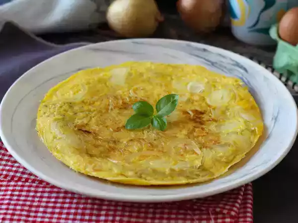 Recept Cibulová omeleta, chutný a snadno připravitelný recept