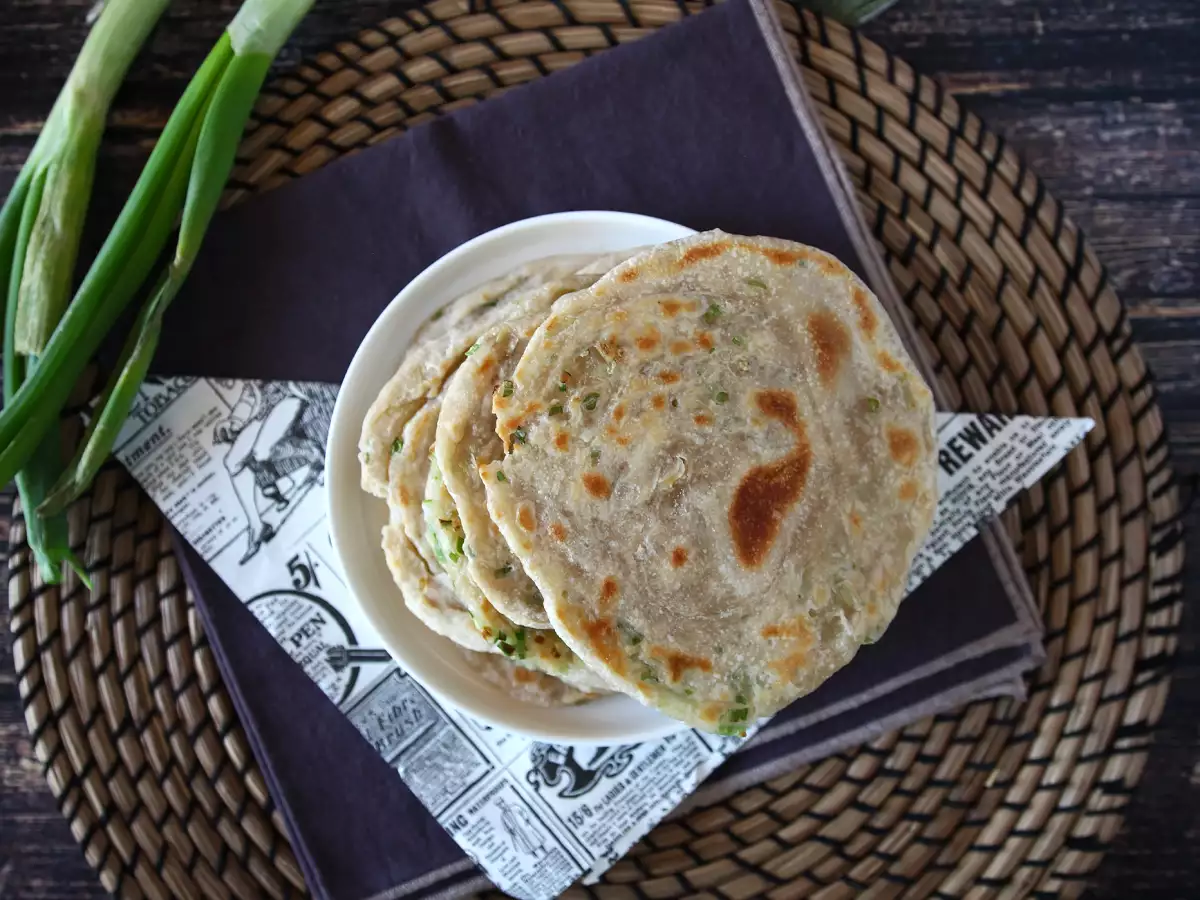Čínské placky s jarní cibulkou – Scallion pancakes - foto 5