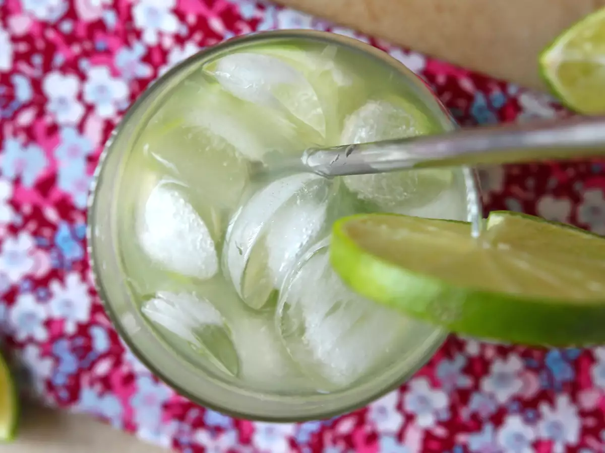 Citronová Caipirinha: brazilský nápoj, který snadno připravíte bez šejkru - foto 3