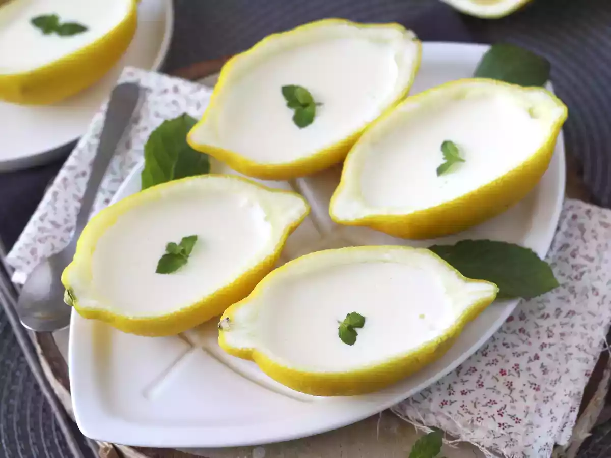 Citronový posset, nepečený citronový dezert, který si zamilujete