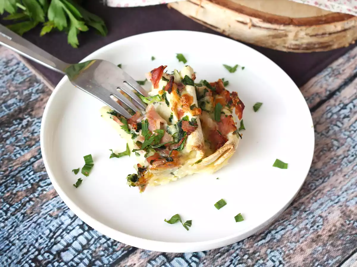 Co dělat s tortillami? Zapečená šunka, špenát a mozzarella ve stylu mřížkového koláče - foto 2