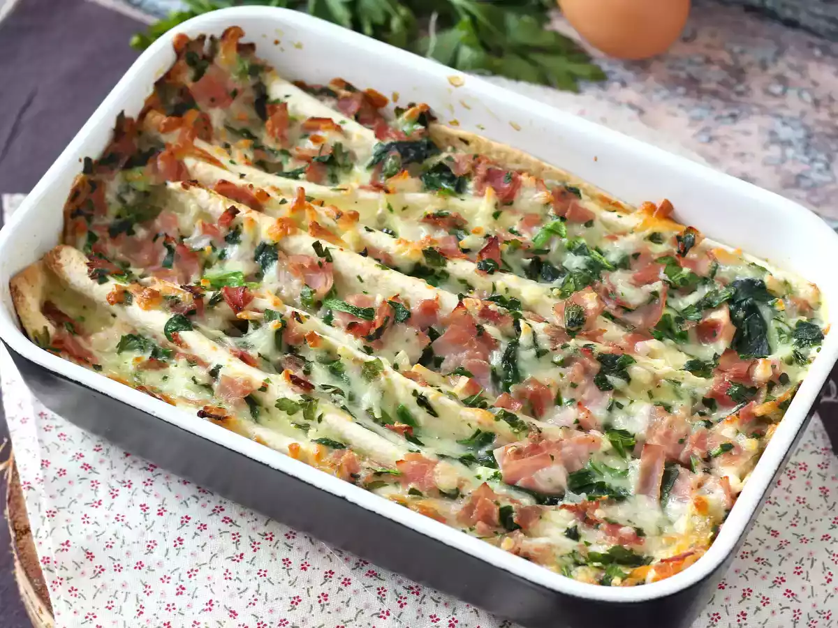 Co dělat s tortillami? Zapečená šunka, špenát a mozzarella ve stylu mřížkového koláče - foto 3