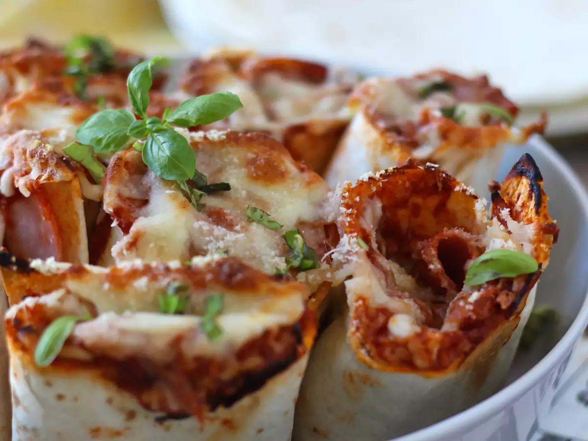 Co připravit z tortill? Lahodný pokrm s příchutí pizzy, který můžete sdílet! - foto 2