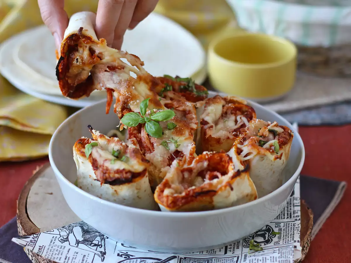 Co připravit z tortill? Lahodný pokrm s příchutí pizzy, který můžete sdílet! - foto 3