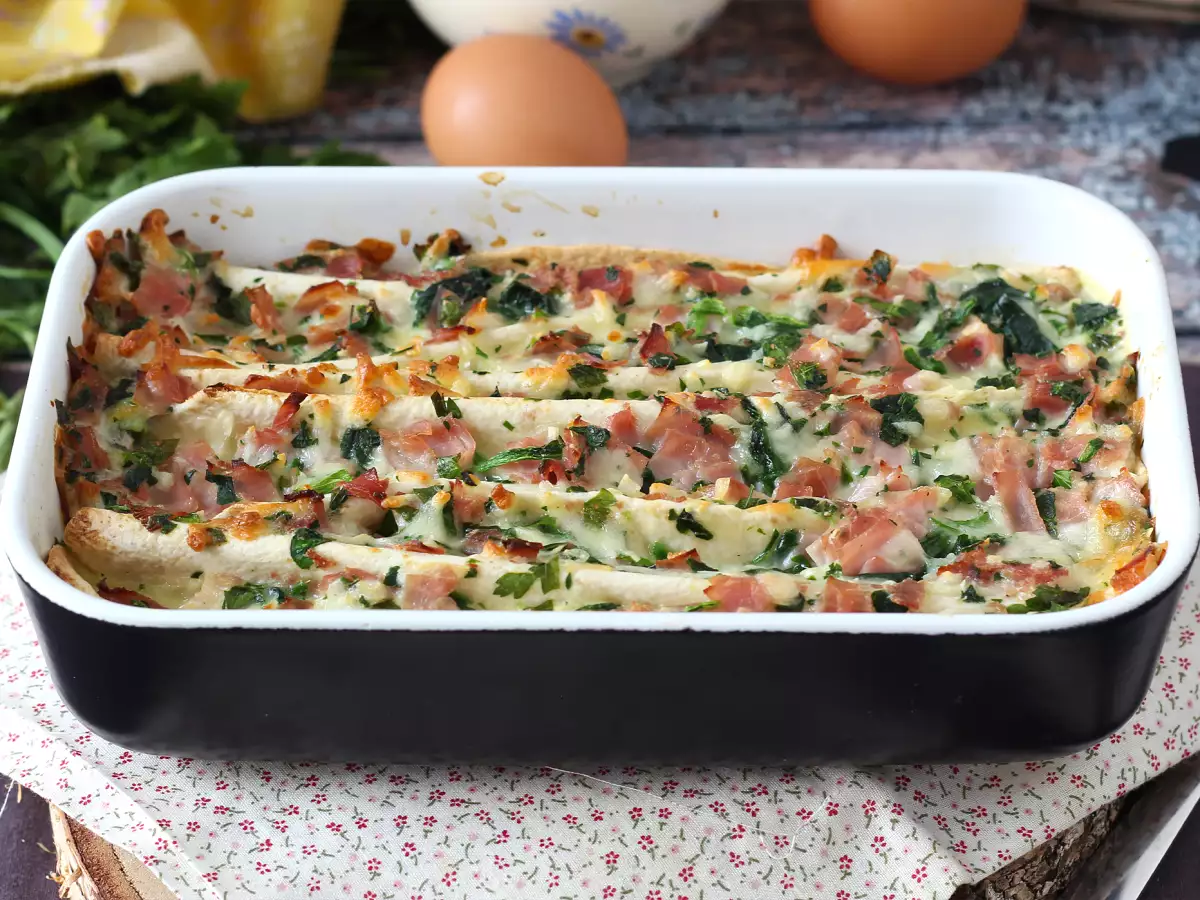 Co připravit z tortill? Zapečené tortilly se šunkou, špenátem a mozzarellou ve stylu crinkle cake - foto 7