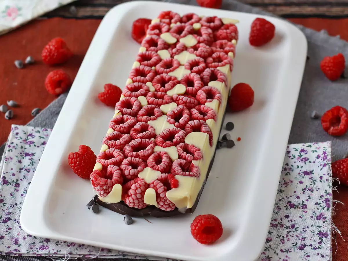 Čokoládová tabulka ve stylu Franui s malinami, bílou a hořkou čokoládou! - foto 4