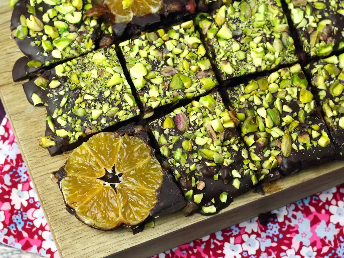 Čokoládová tyčinka s pistáciemi a mandarinkami, ideální sladká pochoutka na zimu! - foto 4