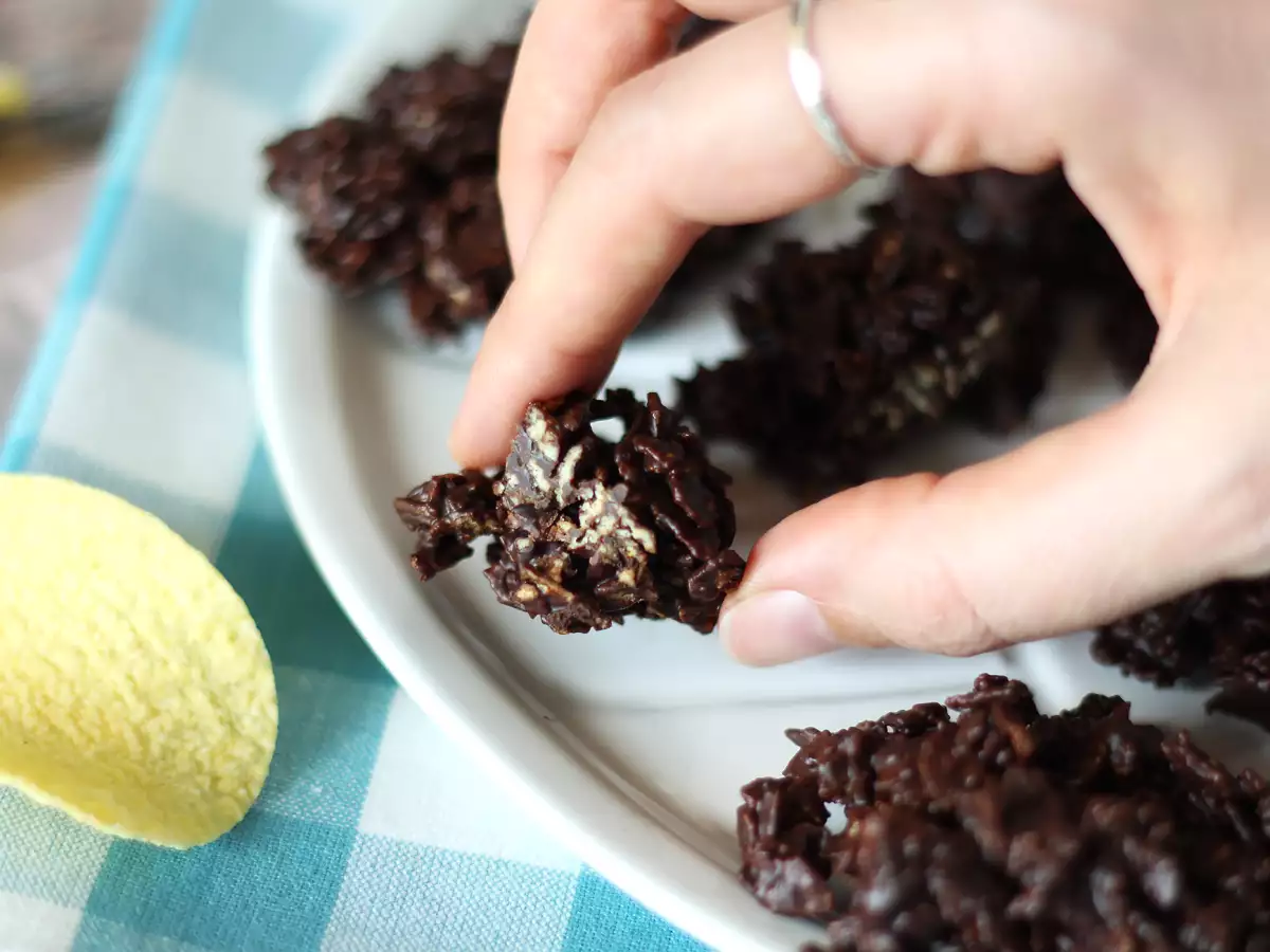 Čokoládové bonbóny Pringles v pískových růžích - foto 5