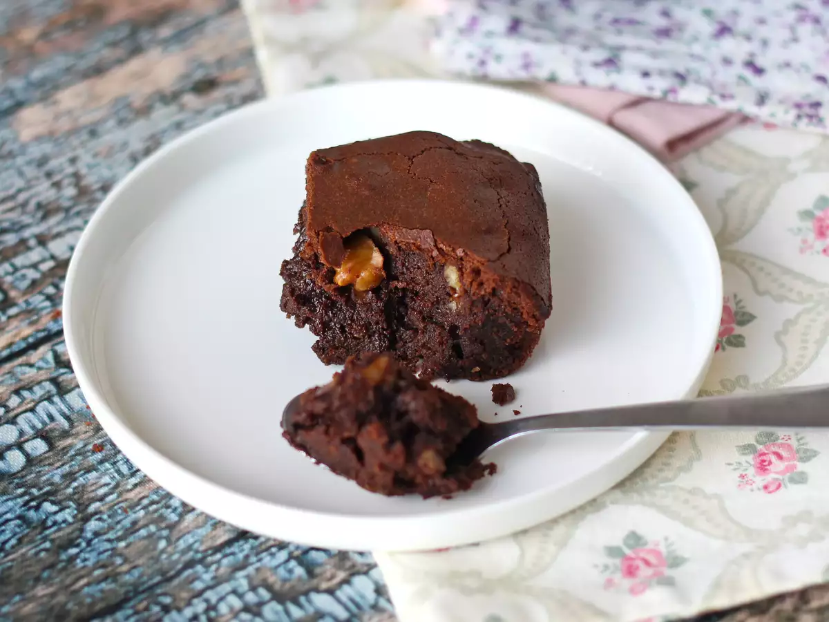 Čokoládové brownies s vlašskými ořechy v horkovzdušné fritéze Air Fryer - foto 2