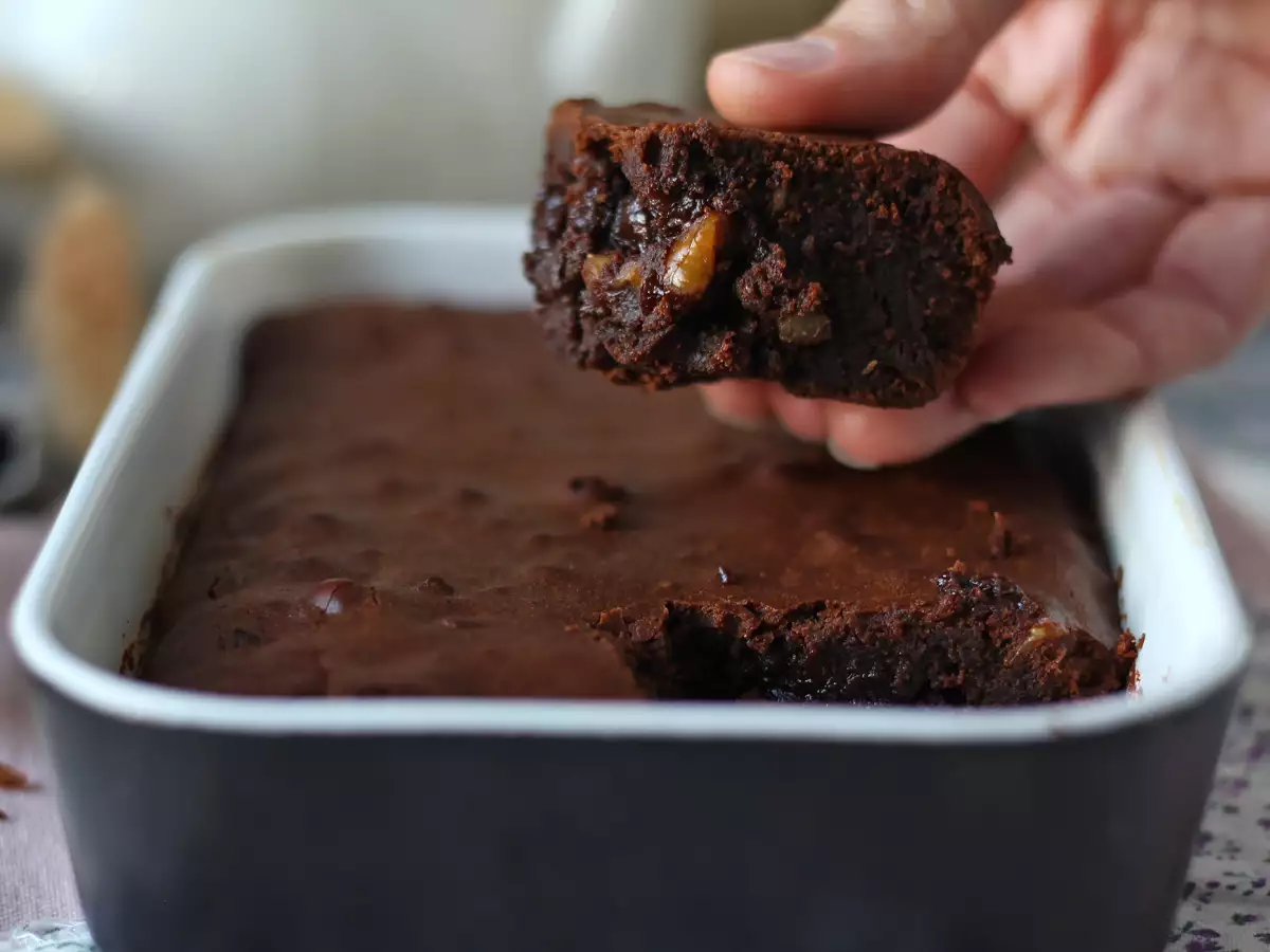 Čokoládové brownies s vlašskými ořechy v horkovzdušné fritéze Air Fryer - foto 4