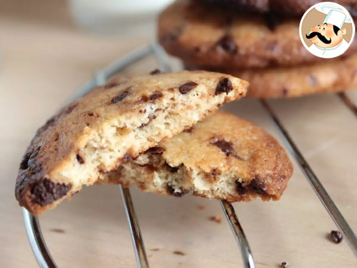 Čokoládové cookies s kousky čokolády - foto 2