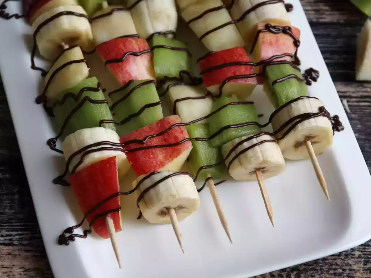 Čokoládové ovocné špízy pro extra svěží tečku za jídlem! - foto 2