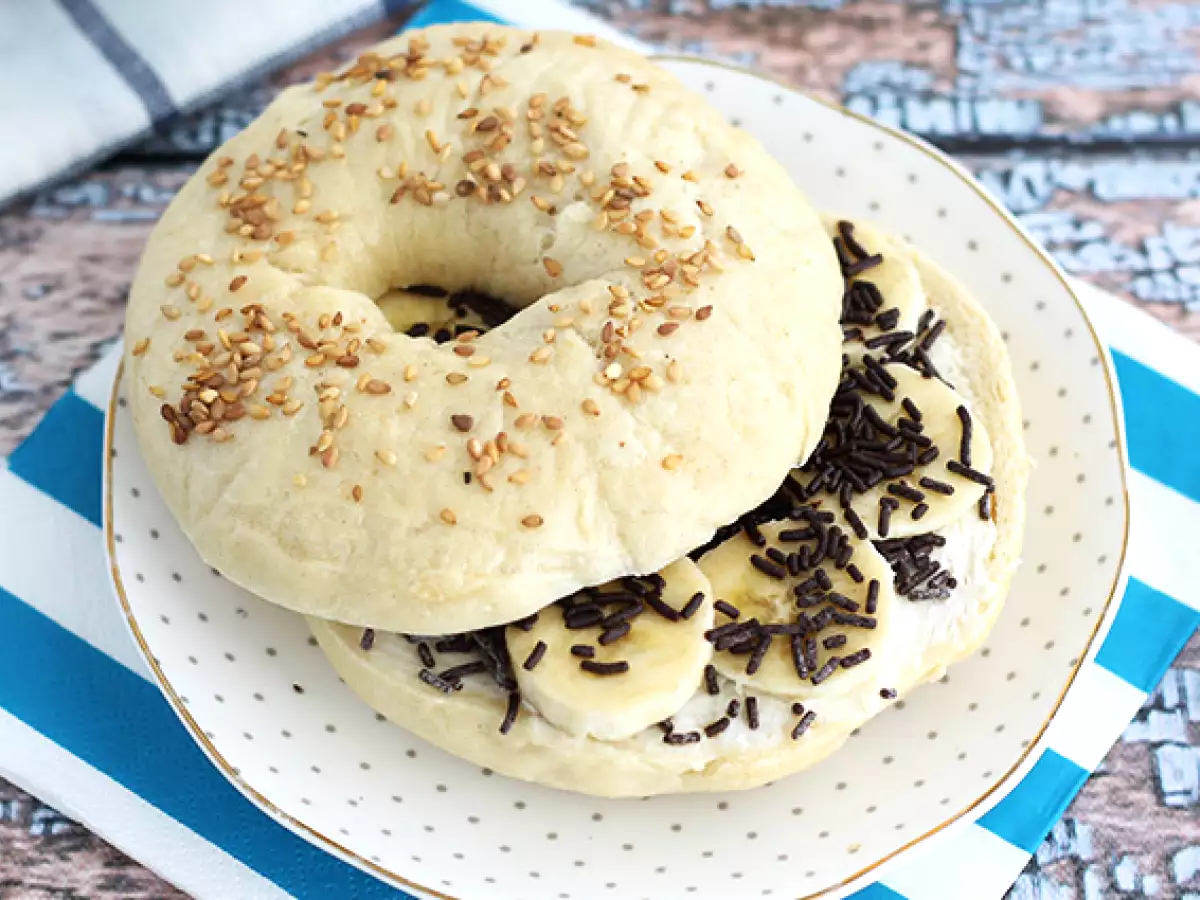 Čokoládový banánový bagel