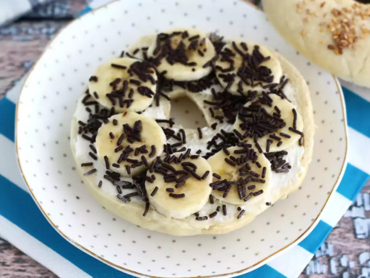Čokoládový banánový bagel - foto 2