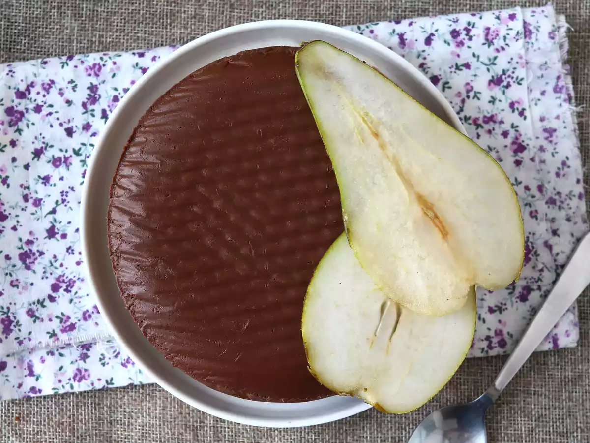 Čokoládový hruškový fondán: super snadný dezert s pouhými 2 ingrediencemi! - foto 4