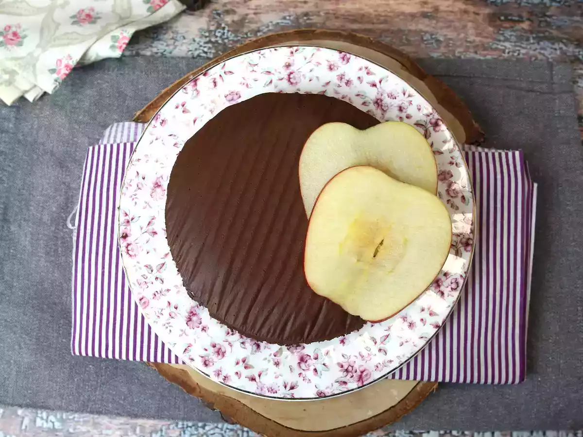 Čokoládový jablečný fondán, super jednoduchý dezert, který si připravíte z pouhých 2 ingrediencí! - foto 5