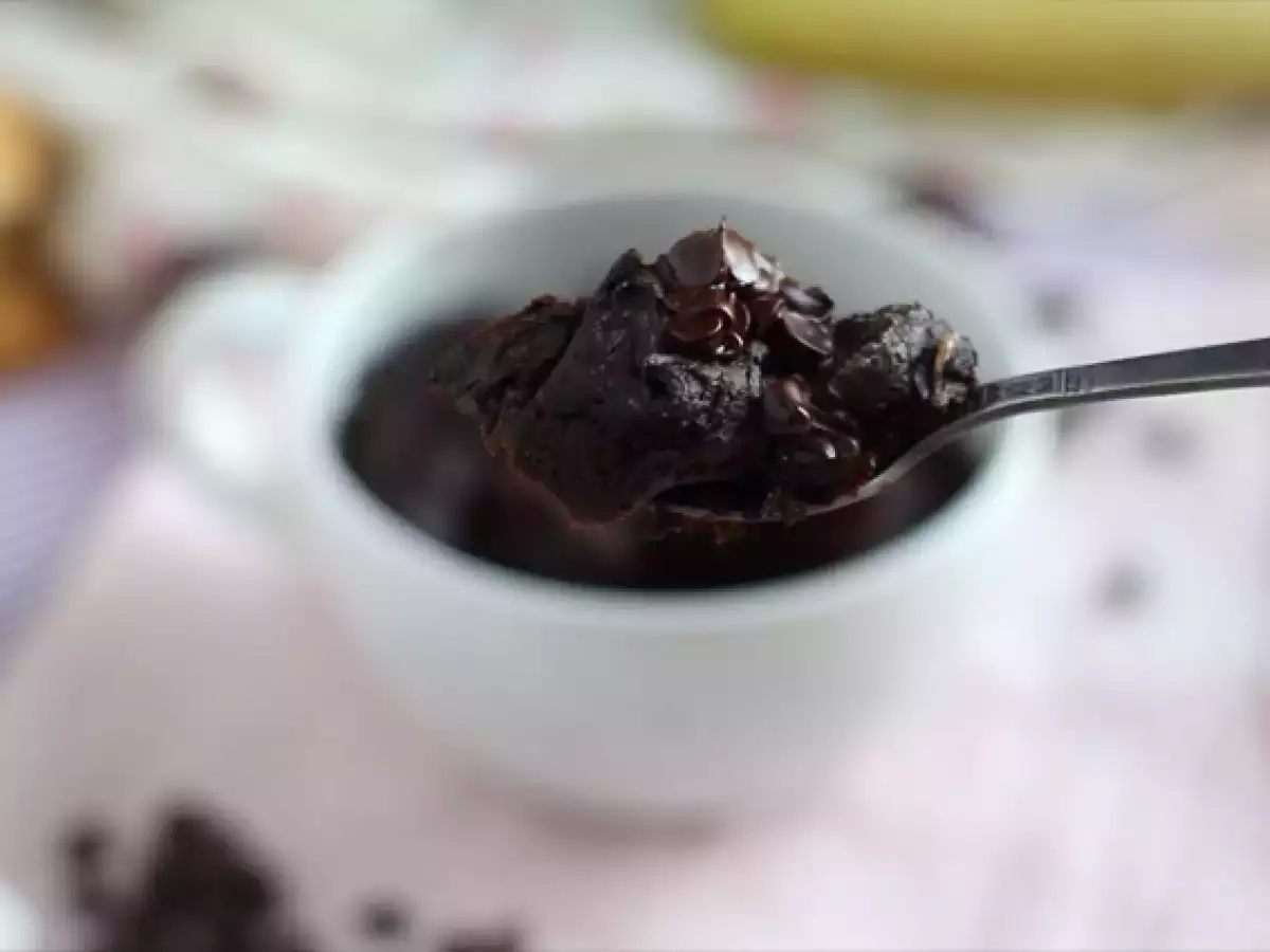 Čokoládový mug cake s arašídovým máslem za 1 minutu v mikrovlnné troubě - foto 3