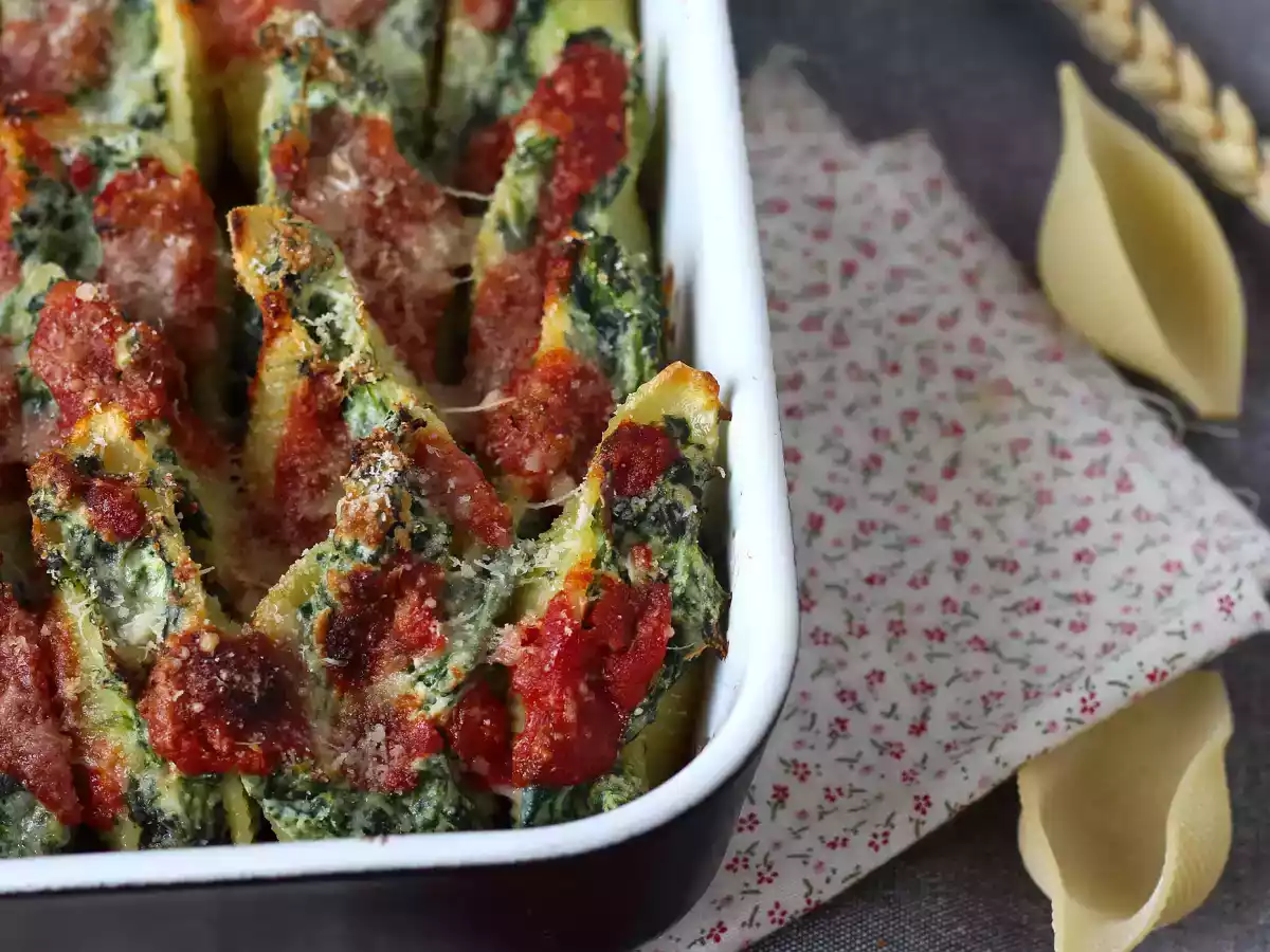 Conchiglioni plněné ricottou a špenátem: neodolatelné zapečené vegetariánské jídlo - foto 4