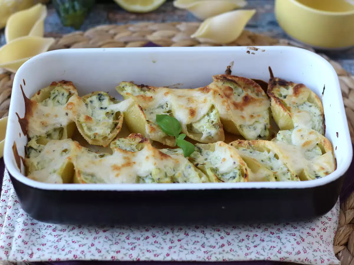 Conchiglioni plněné ricottou, cuketou a citronem: krémové a au gratin v troubě - foto 6