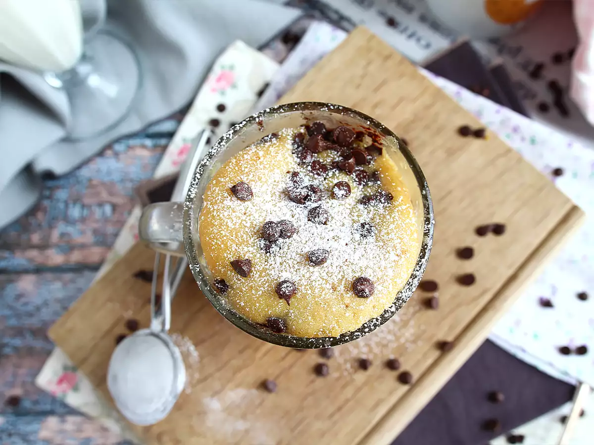 Cookie mug cake – hrníčkový dort s kousky čokolády - foto 2