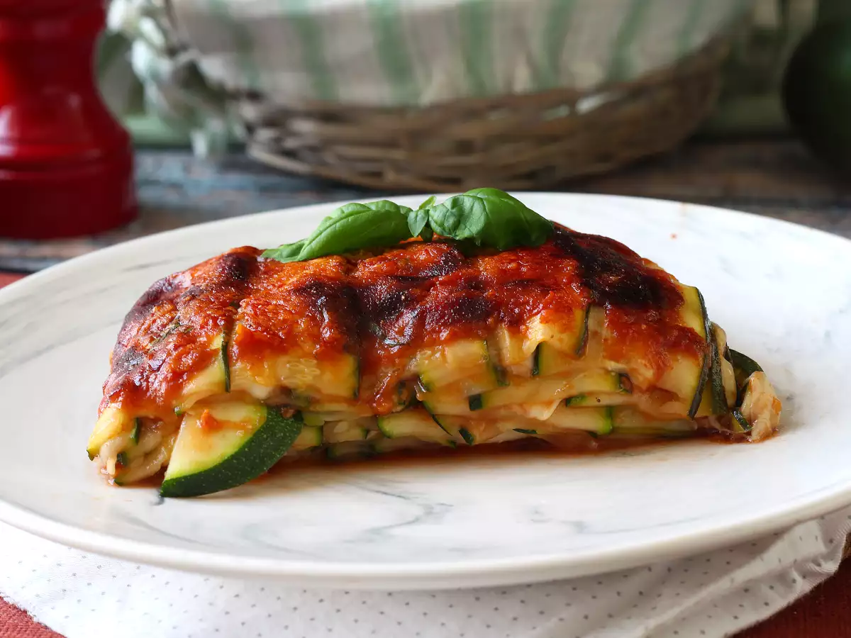 Cuketová parmigiana v horkovzdušné fritéze: rychlá, lehká a křupavá - foto 3