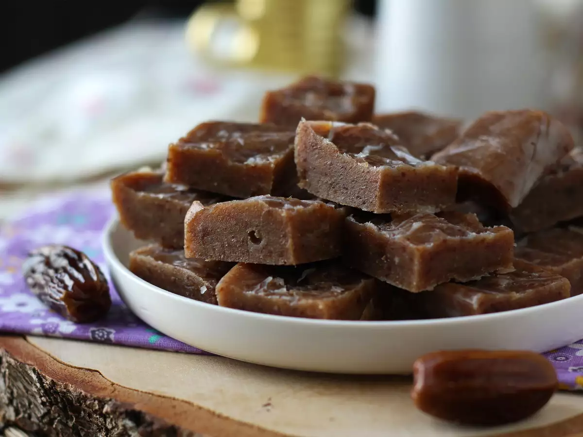 Datlové fudge: malé čtverečky plné energie a chuti!