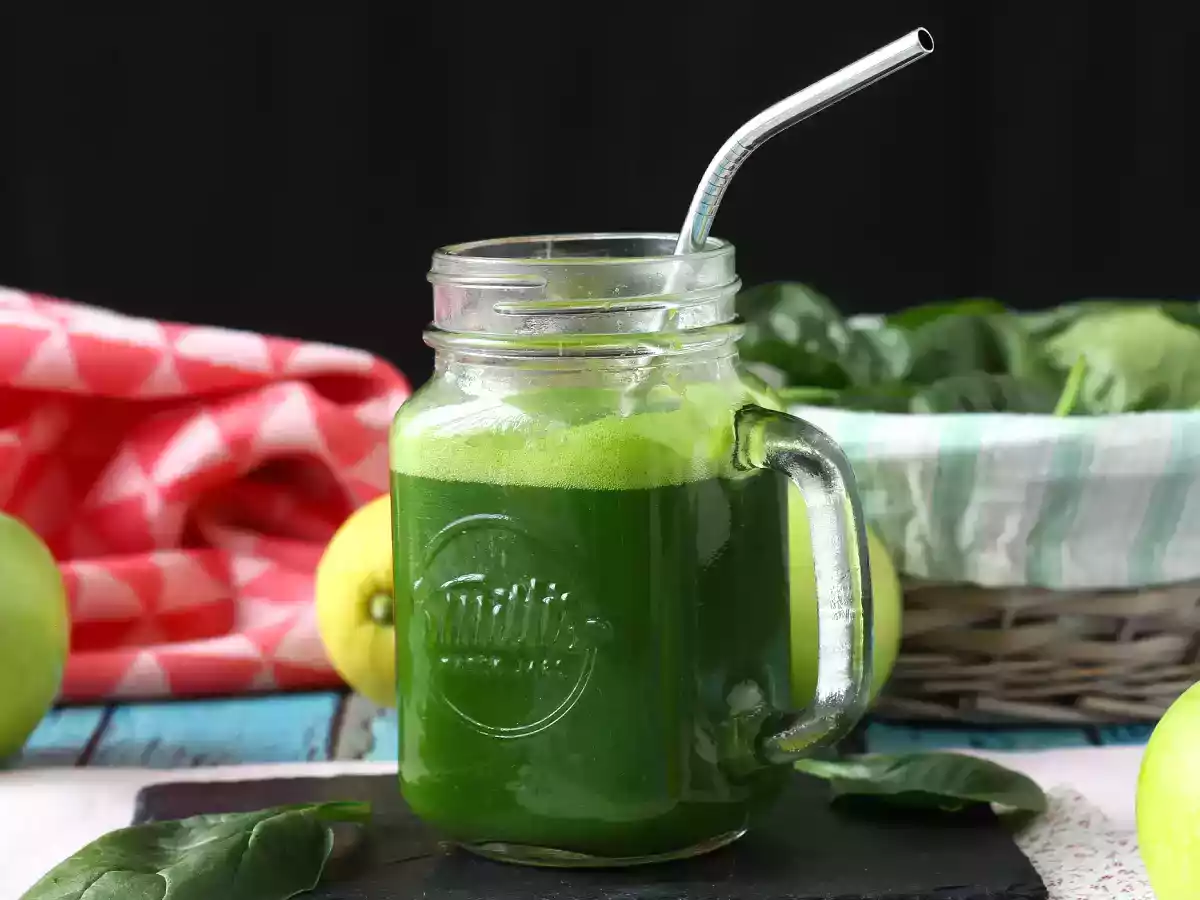 Detoxikační zelená šťáva bez extraktoru pro maximální vitamíny!