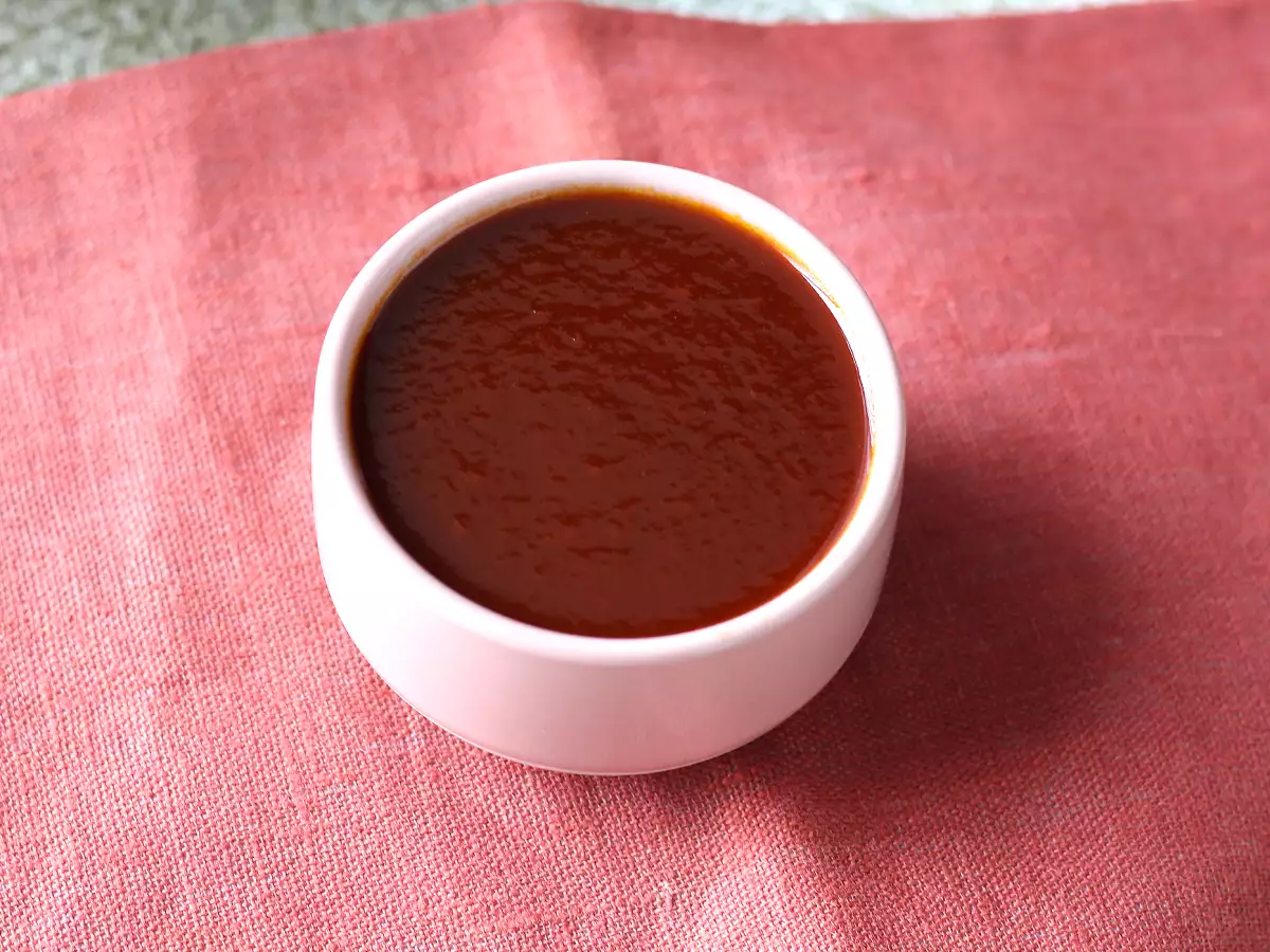 Domácí sladkokyselá omáčka ve stylu barbecue: snadný recept, hotový během chvilky - foto 5