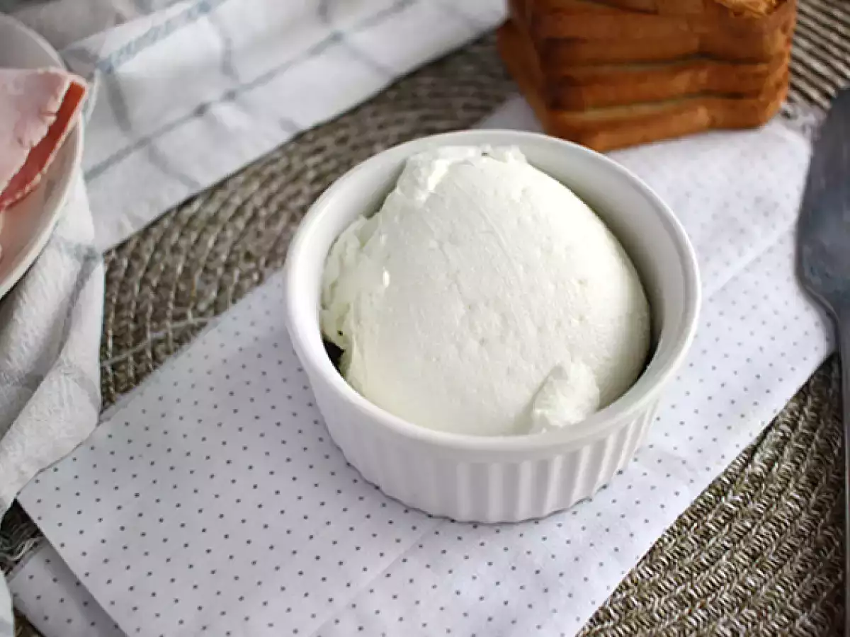 Domácí smetanový sýr typu Philadelphia ze 2 ingrediencí - foto 3