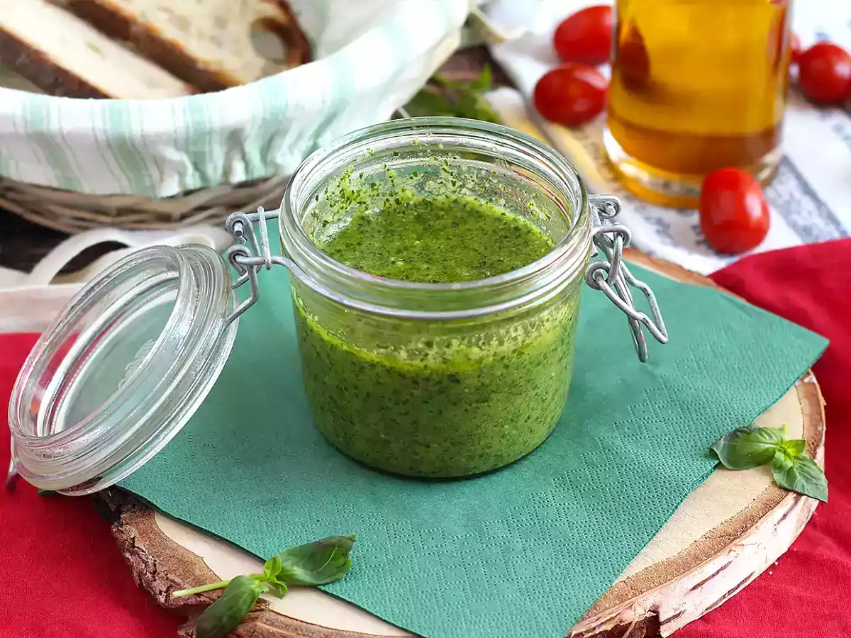 Domácí zelené pesto - pesto alla genovese - foto 2
