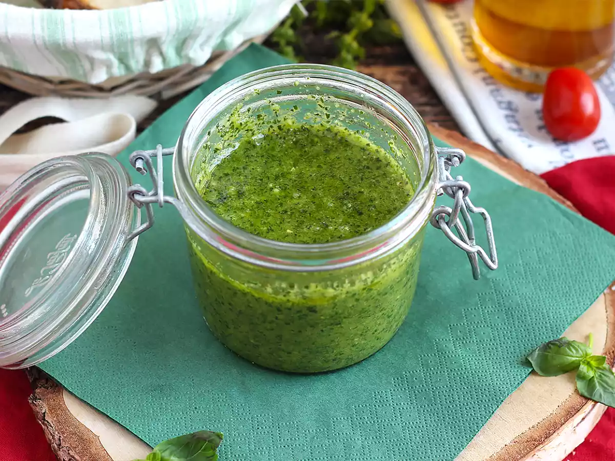 Domácí zelené pesto - pesto alla genovese - foto 5