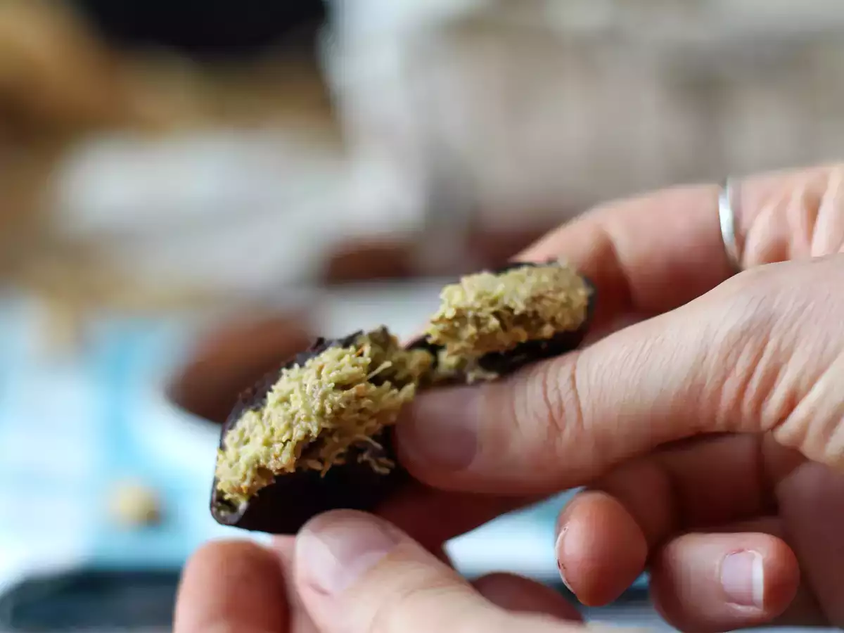 Dubajské žvýkací sušenky, virální recept na mochis s pistáciovou a kadaifovou náplní - foto 2